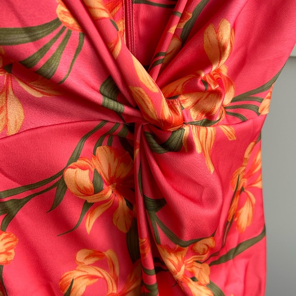 Summer dress! - Picture 2 of 3